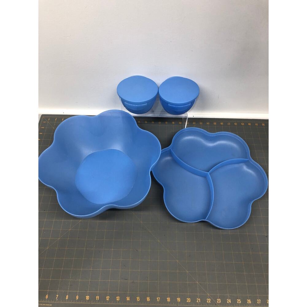 Tupperware Chip N Dip Bowl 6 Piece Set 1.5 Gal Capacity Bowl Blue Impressions
